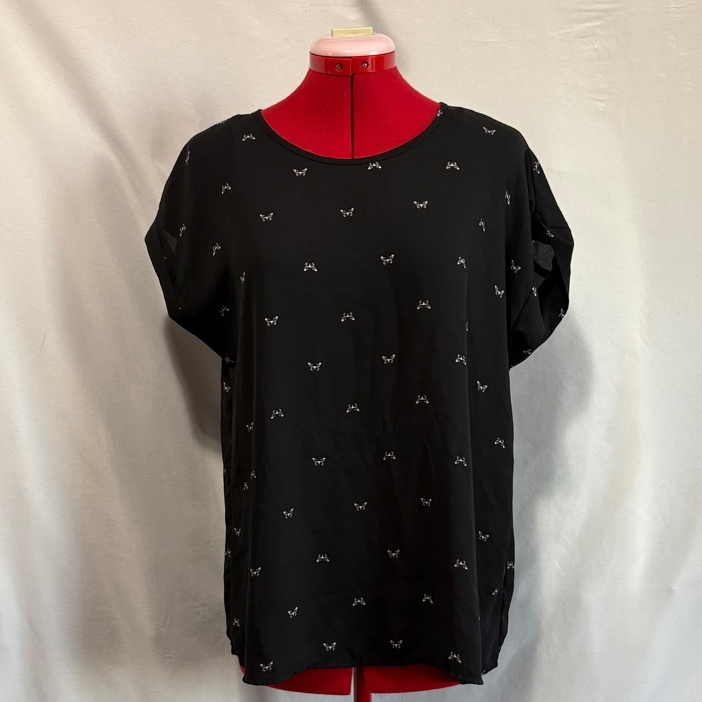 Ardene Black Tee with Subtle Design MM221